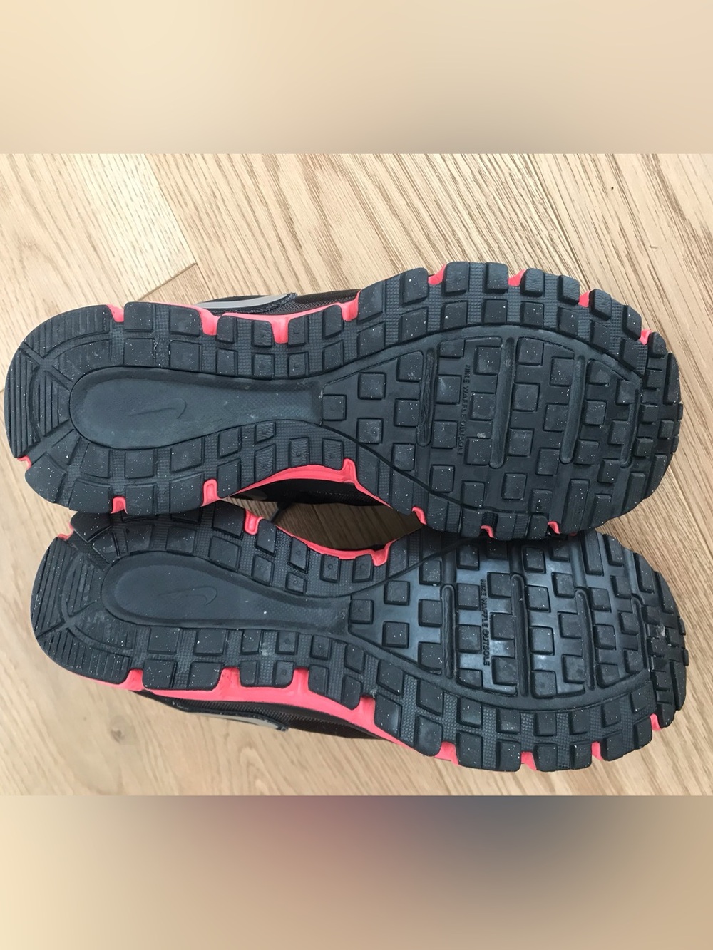 Nike "Dual Fusion ST2" Black/Coral Lightweight Running Shoes - Picture 5 of 8